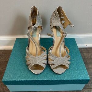 BLUE by Betsy Johnson silver sparkly heels with blue backing